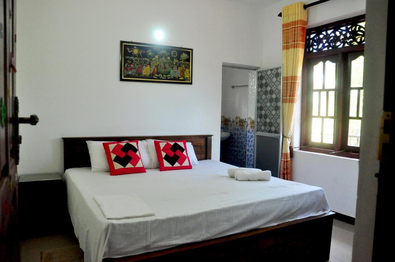 Little Swan Guest House Bentota Bagian luar foto